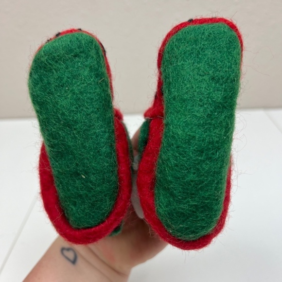 Handmade Felt Baby Strawberry Booties 4.5in Long Estimated Sz 12 months - Picture 3 of 5